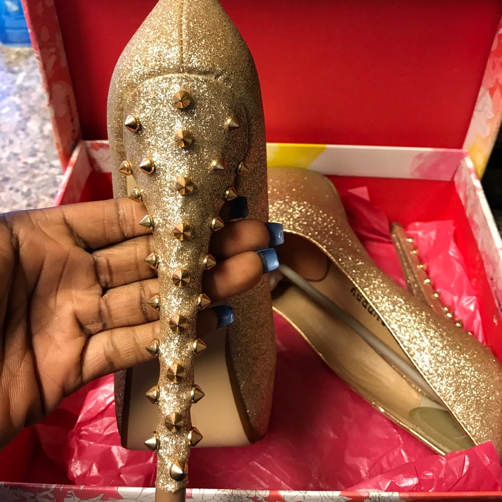 Shoes - Picture 3 of 5