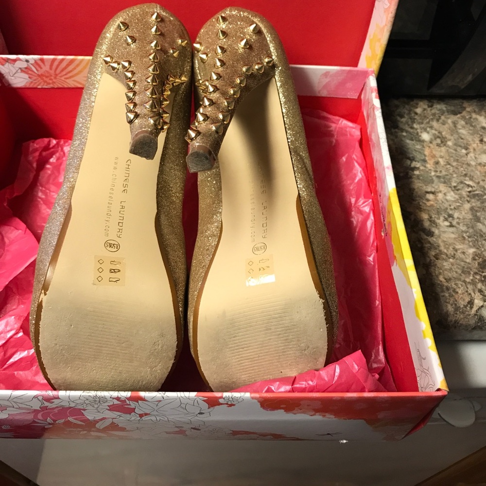 Shoes - Picture 5 of 5