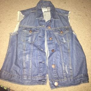 Sleeveless denim vest