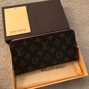 New LV zipper wallet