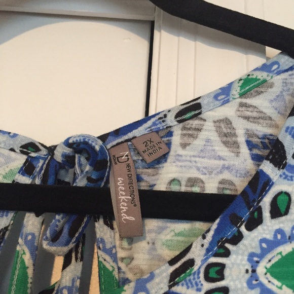 New Directions tassel tie top - Picture 3 of 7