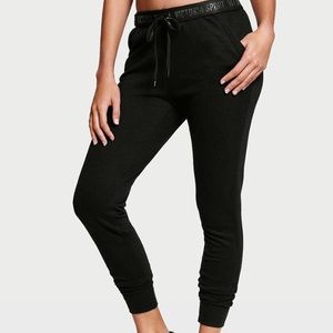 NWT Victoria's Secret Jogger, sz S