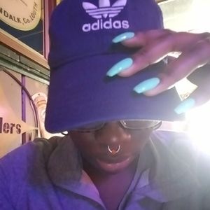 Meet your Posher, Dominique