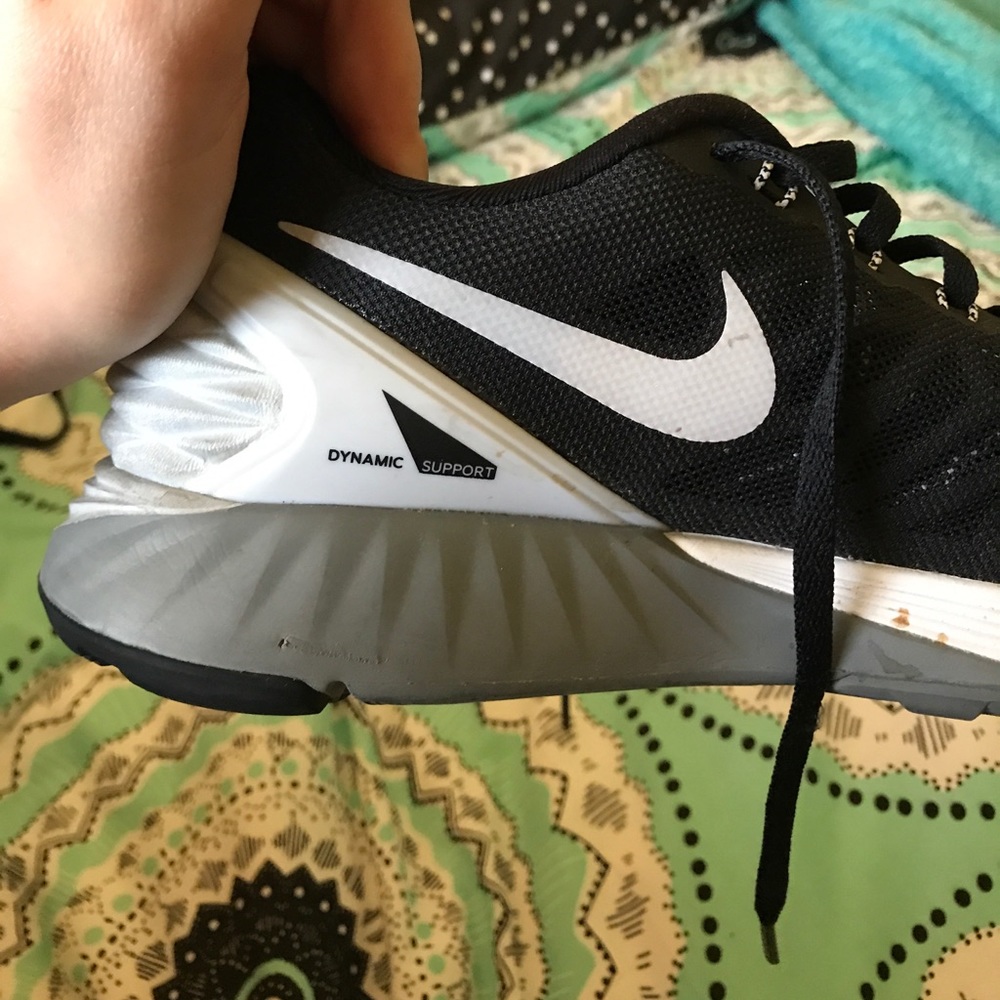 Nikes - Picture 2 of 3