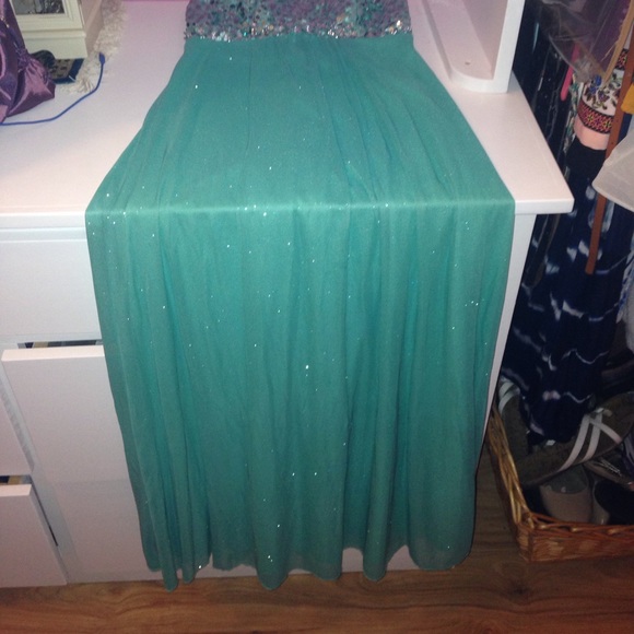 Teel Prom Dress - Picture 2 of 7