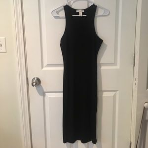 No sleeve, Mid length, black dress
