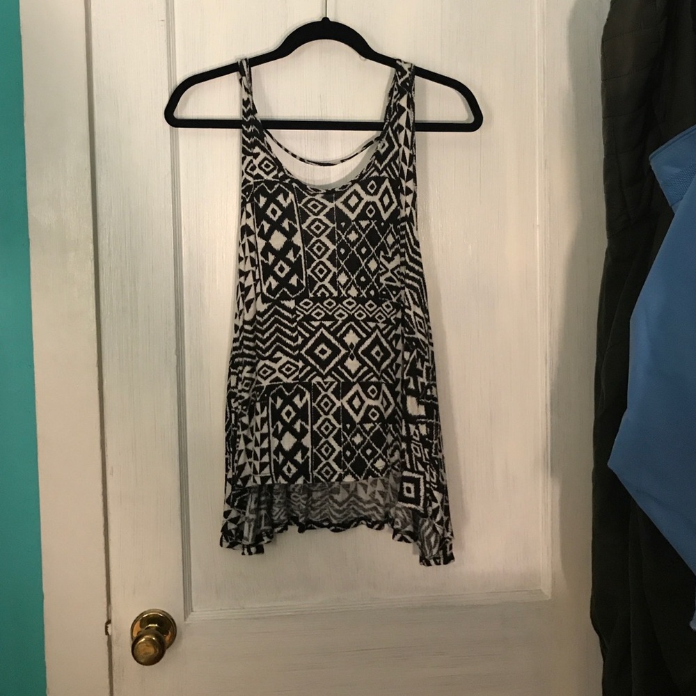 Super cute black and white tribal pattern tank