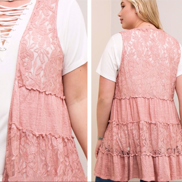 TIERED, LACE PANEL VEST - Picture 2 of 6