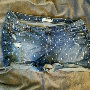 Skull &crossbones and polka dot shorts