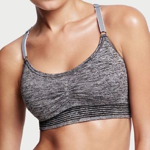 BNWT Victoria's Secret Seamless Sport bra, sz L