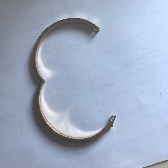 Kate spade set in stone gold hinged bangle - Picture 4 of 4