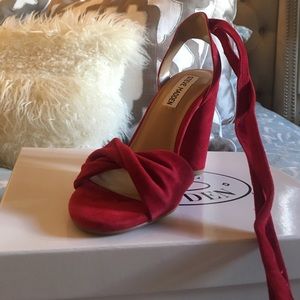 Steve Madden Lace up heels