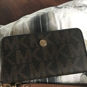 Michael Kors Wristlet