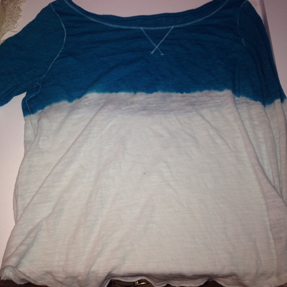 Aeropostale Blue and White Ombré shirt