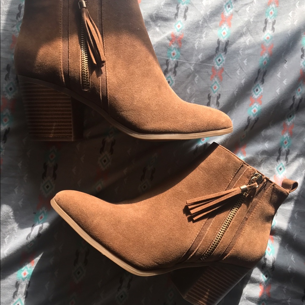 Cognac/Camel colored booties with tassel