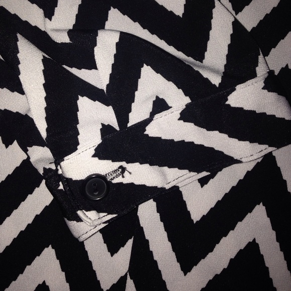 Chevron Print Blouse - Picture 2 of 3