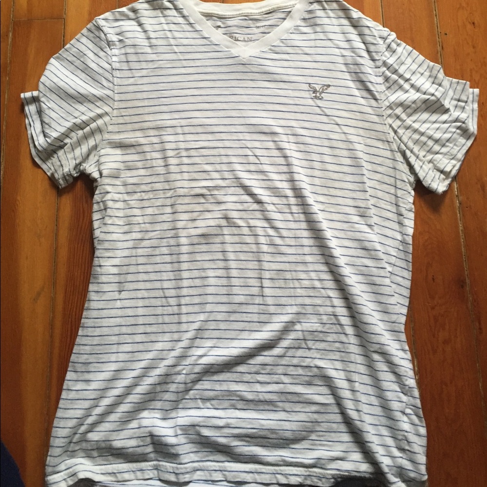 American eagle v neck