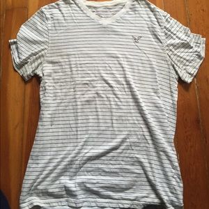 American eagle v neck