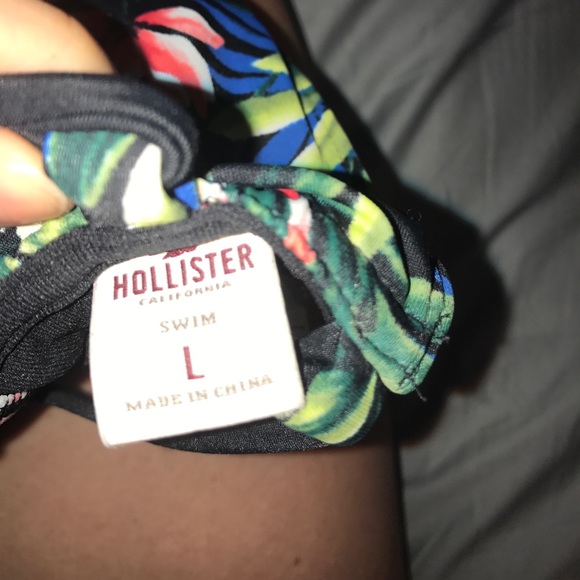 Hollister Bikini top - Picture 3 of 3