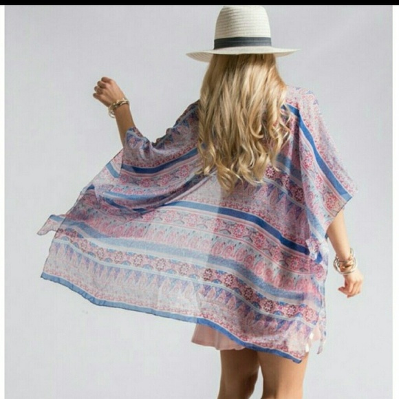 Blush color flower print kimono top under 25 - Picture 2 of 3