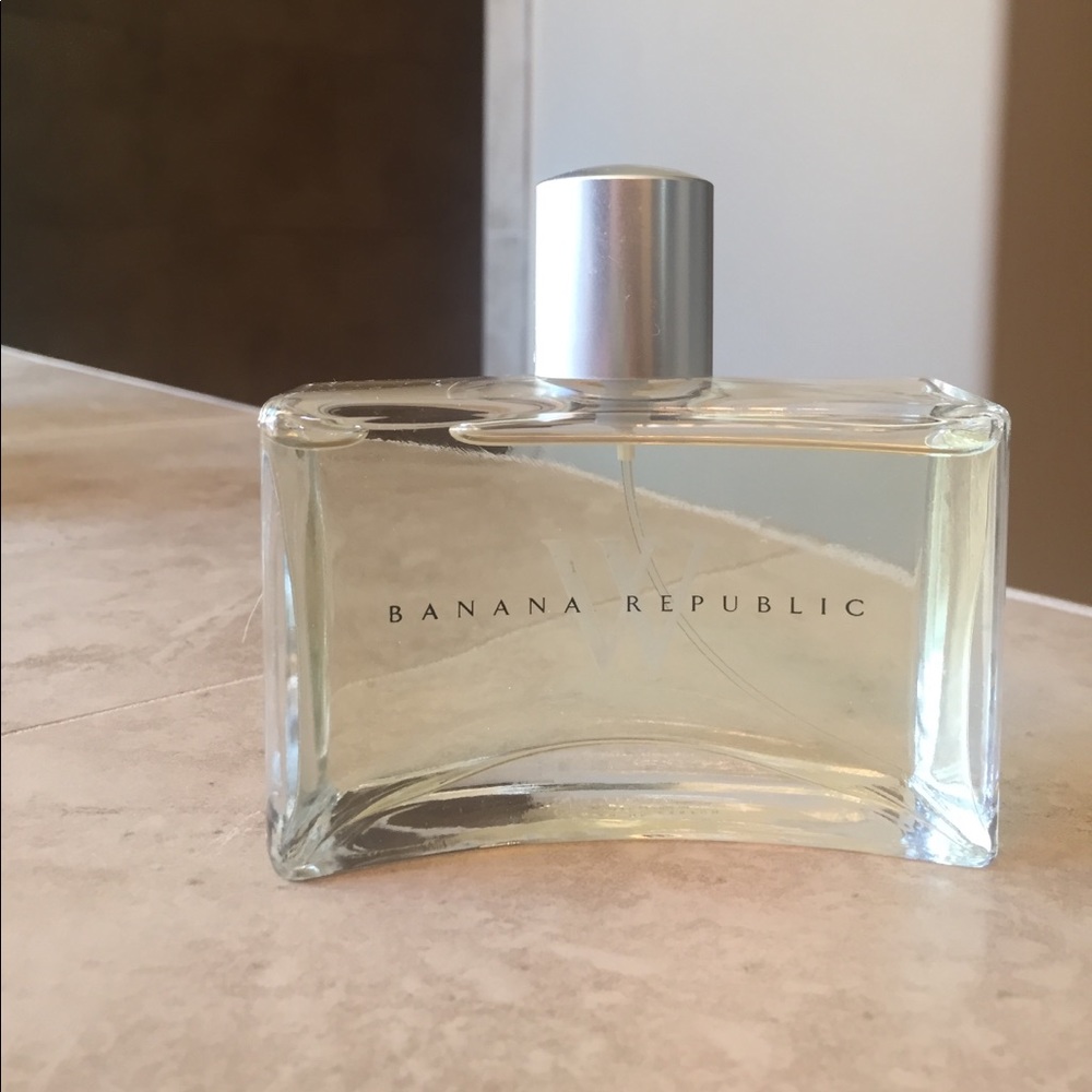 W by Banana Republic