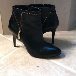 Women's banana republic black booties.