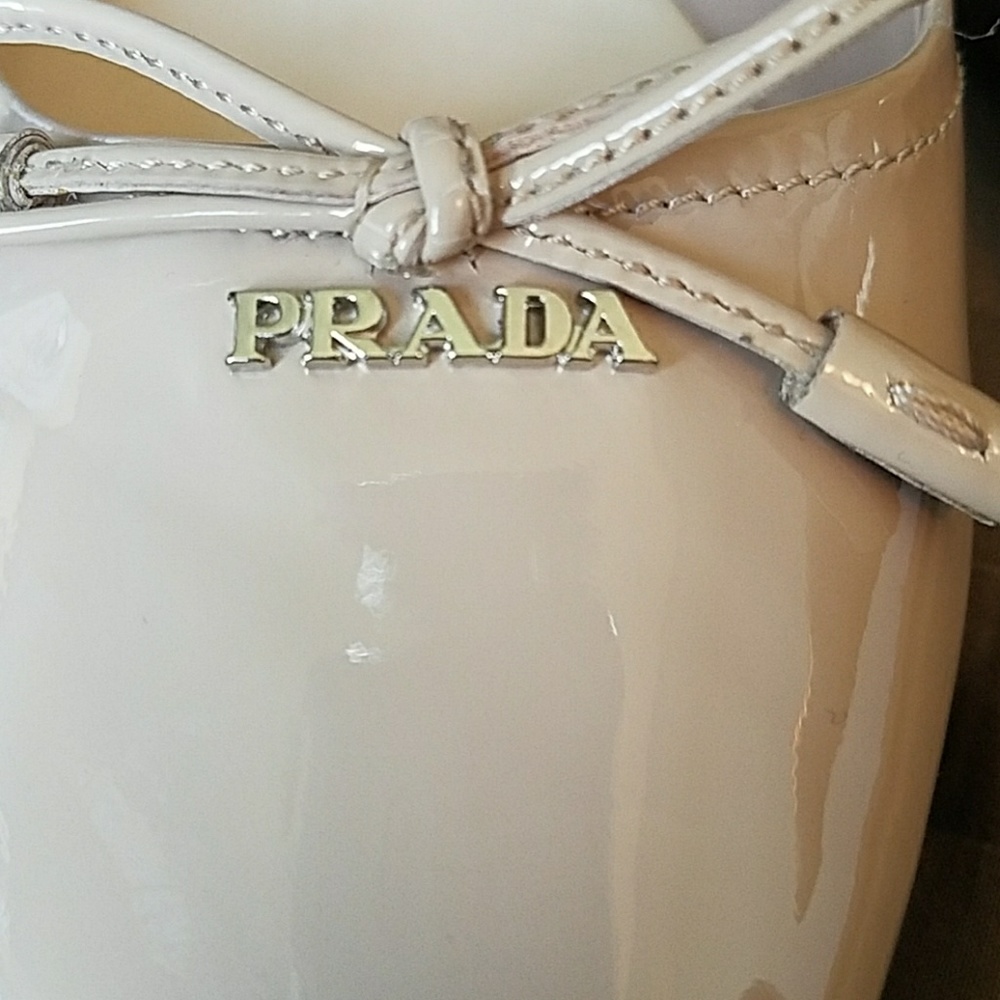 **SOLD**Prada Leather Skimmer Flats - Picture 6 of 6