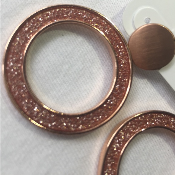 Earrings - Picture 2 of 6