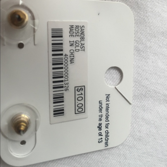 Earrings - Picture 5 of 6