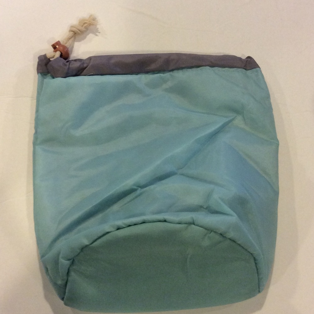 New Travel pouch - Picture 3 of 4