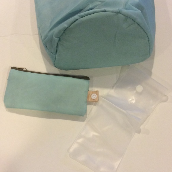 New Travel pouch - Picture 4 of 4