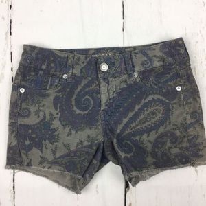 AE frayed cut-offs