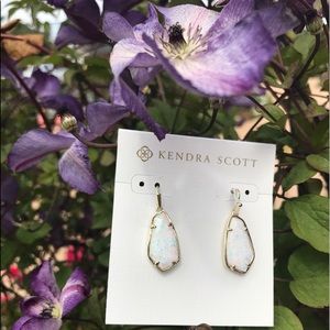 Kendra Scott Camelia opal