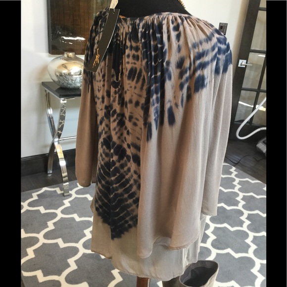 Flash Sale🔥🔥Akiko Drape Tunic (100% Silk)❤️ - Picture 6 of 8