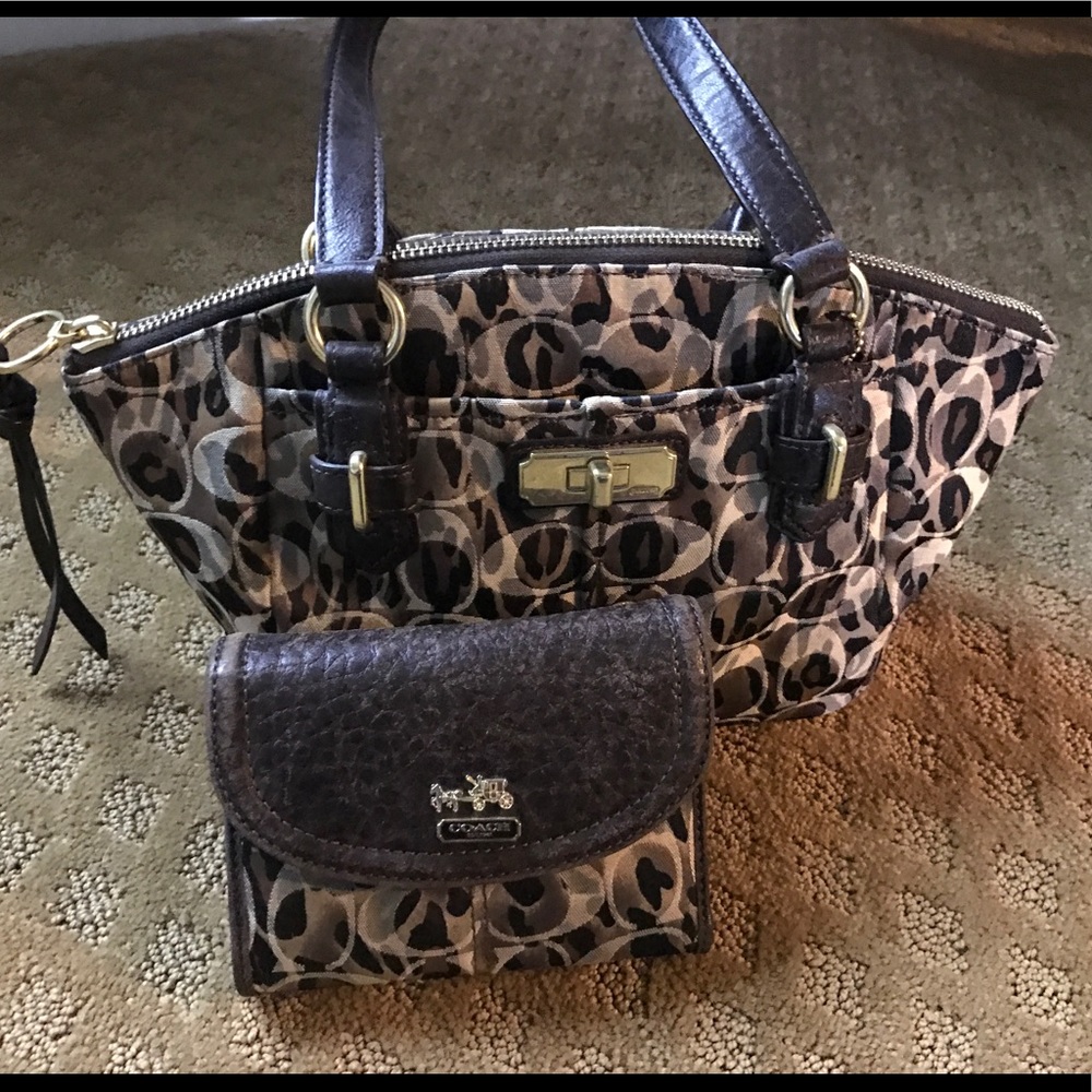 Small leopard coach purse and matching wallet.