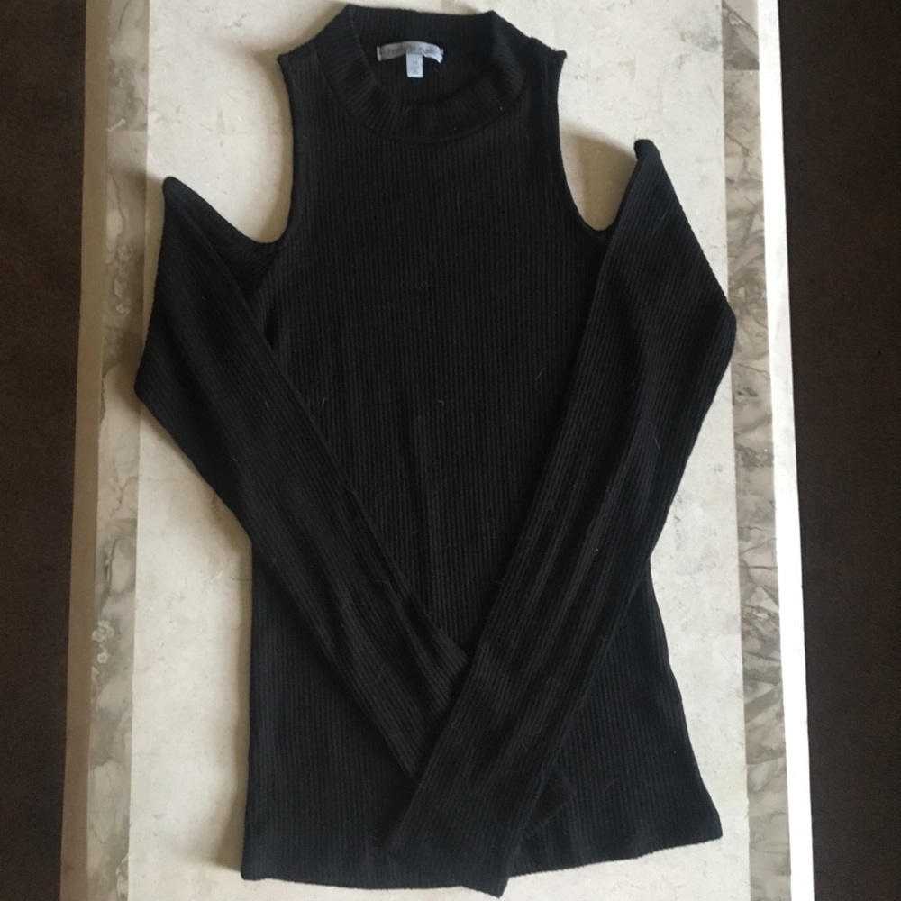 Naked shoulder but long sleeved tank