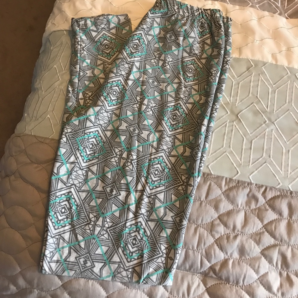 Lularoe Geometric patterned leggings