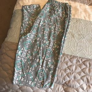Lularoe Geometric patterned leggings