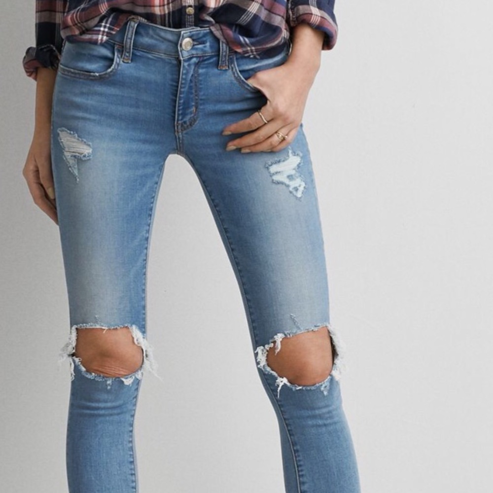 American Eagle Outfitter torn jeans
