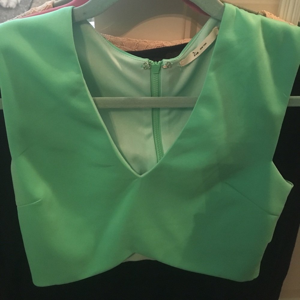 Cute green crop top. Size small.