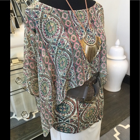 Tiny Drape Poncho Blouse - Picture 4 of 8