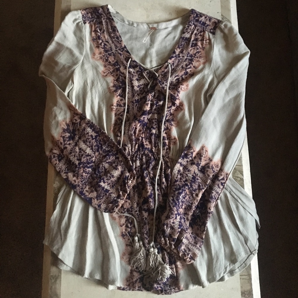 Beautiful waist crunched detailed top