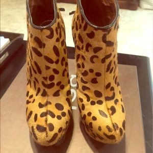 Bebe Cheetah bootie