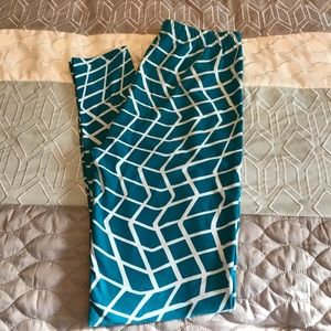 Lularoe Geometric patterned leggings