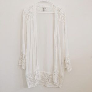 ⬇️ PRICE DROP! ⬇️🌻☀️🌴 Forever 21 Crochet Kimono