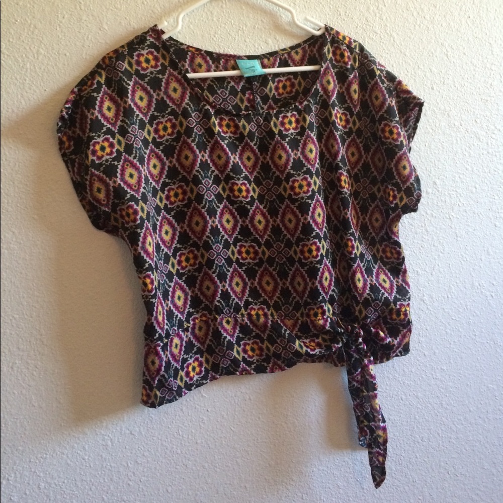 Tribal print polyester short sleeve w/ side tie
