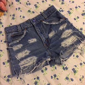 Distressed high waisted Levi's