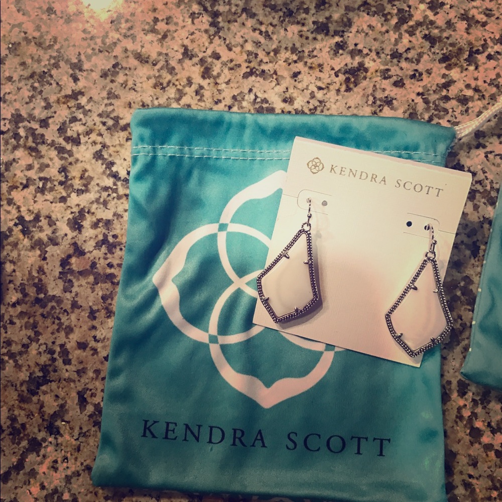 Kendra Scott Earrings NEVER WORN