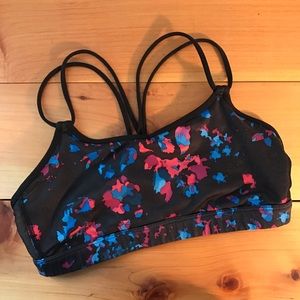 👟LULULEMON MAKE A MOVE BRA👟