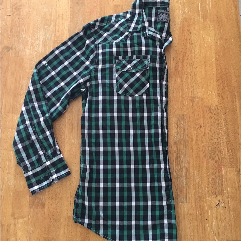 Causal Long-Sleeved Plaid Button Down Shirt